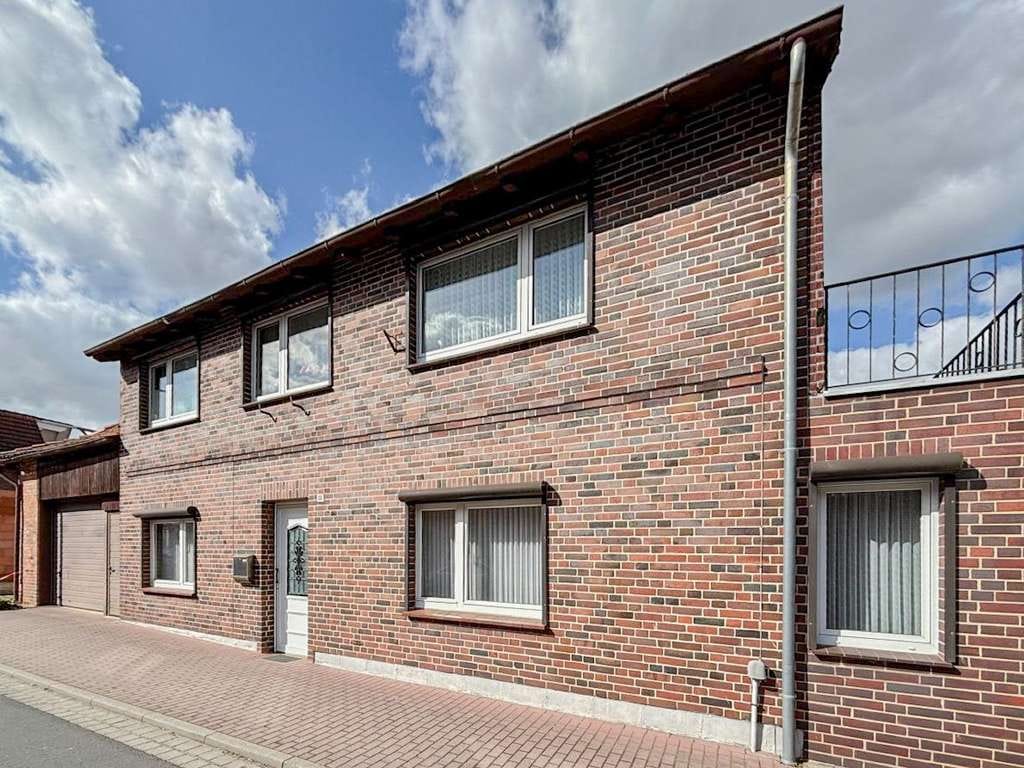 Immobilie in Brome - Charmantes Einfamilienhaus mit großem Nebengebäude, Garten und zwei Garagen im Landkreis Gifhorn - Bild 3