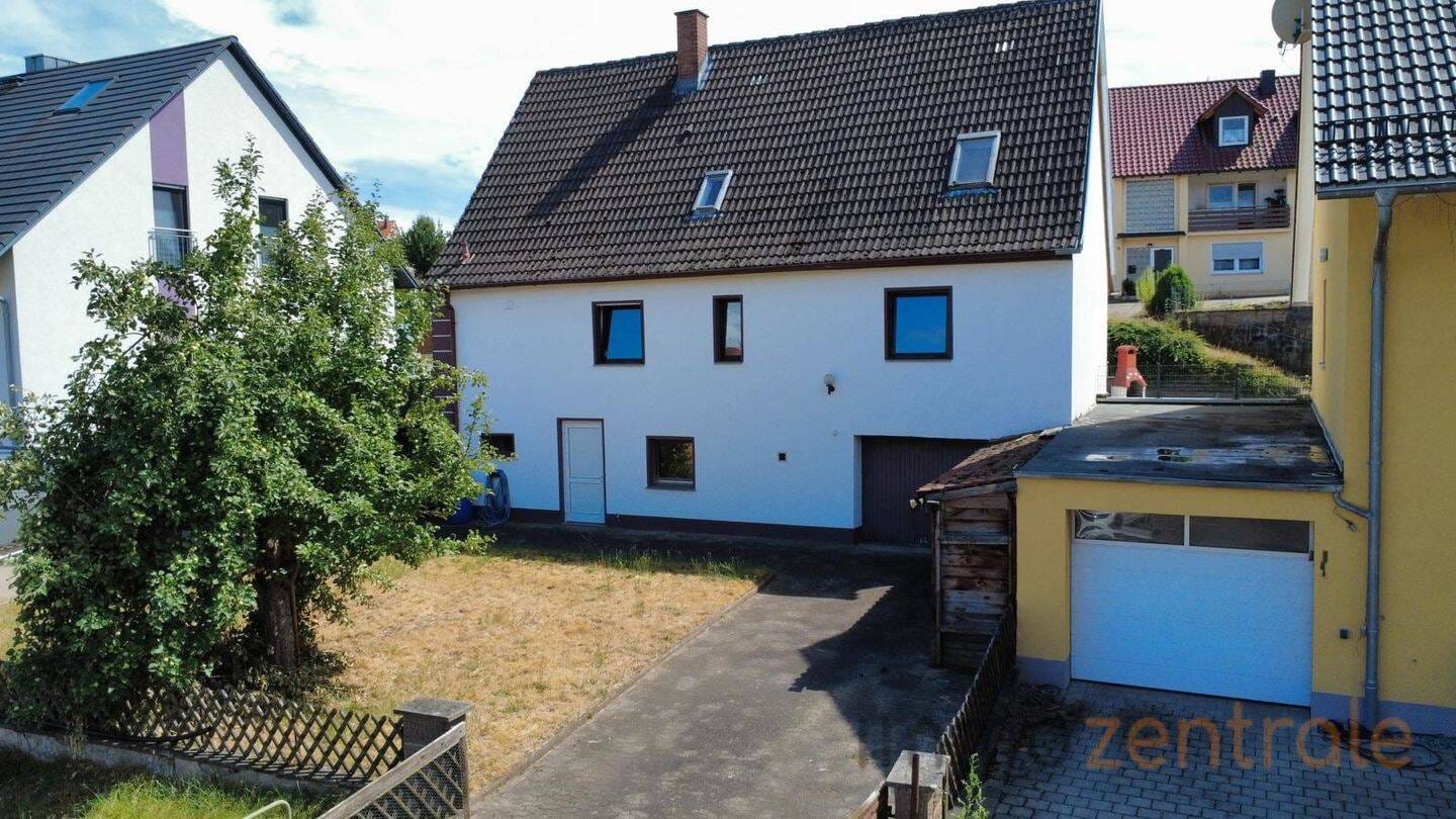Immobilie in Mitteleschenbach - Zeitlos schön: Altbau-Charme trifft gepflegte Wohnqualität - EFH in Mitteleschenbach - Bild 1