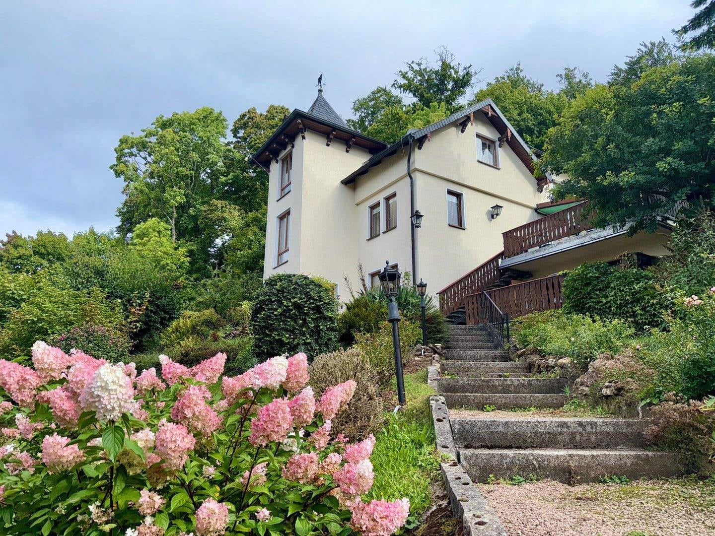 Immobilie in Bad Liebenstein - Repräsentative Villa mit freiem Blick in ruhiger Randlage von Bad Liebenstein  - Bild 1