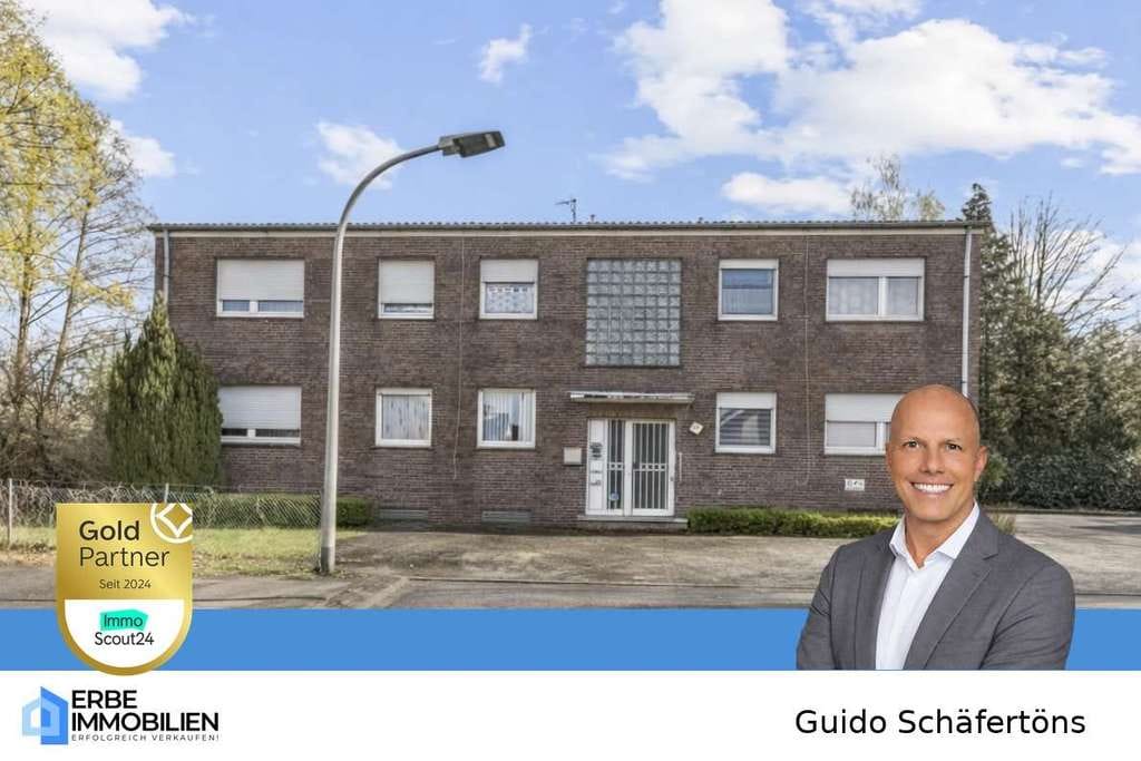 Immobilie in Rietberg - Solides Mehrfamilienhaus mit großem Grundstück in Rietberg – attraktive Kapitalanlage mit Potenzial - Bild 0