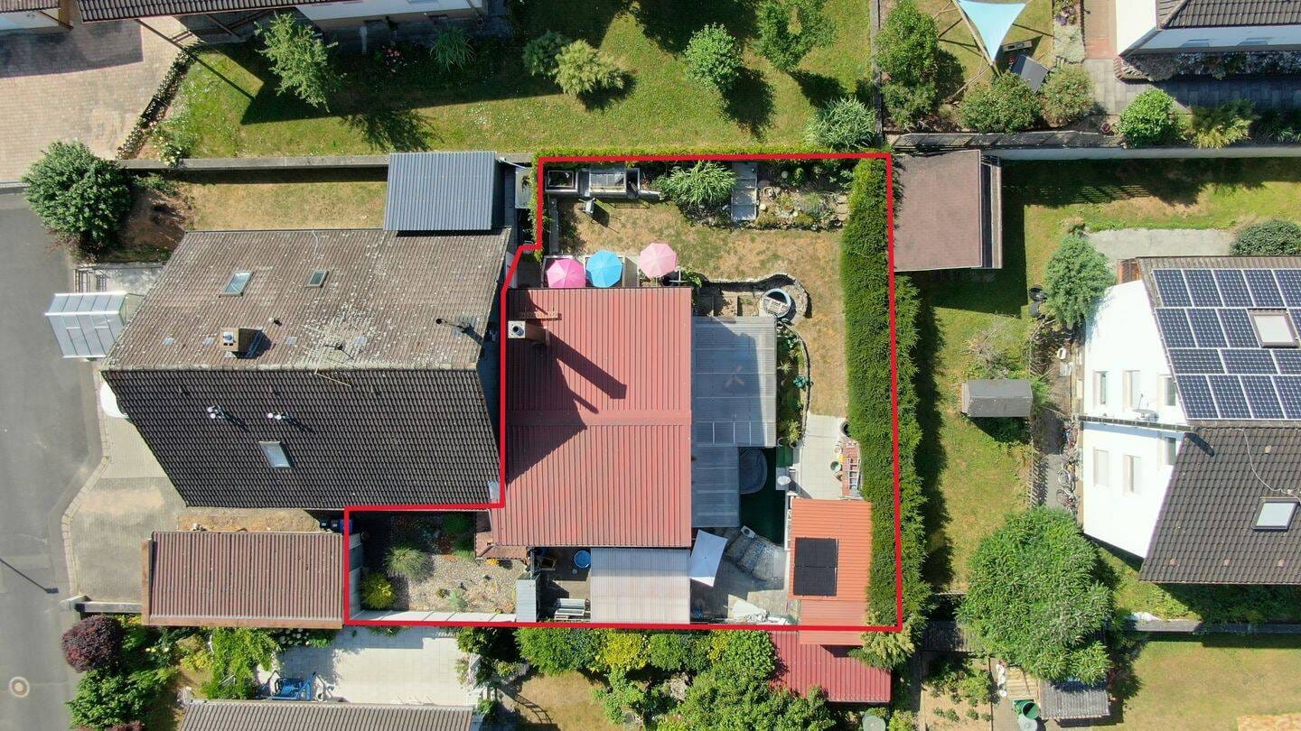Immobilie in Volkach - Attraktives Reihenendhaus in Obervolkach - gepflegte Kapitalanlage mit langfristiger Perspektive oder zukünftiges Eigenheim - Bild 2
