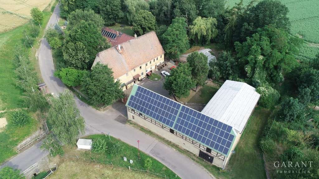Immobilie in Leisnig - Ehemaliger 3-Seitenhof bei Leisnig - mit drei Wohneinheiten, Nebengebäude und PV-Anlage - Bild 0