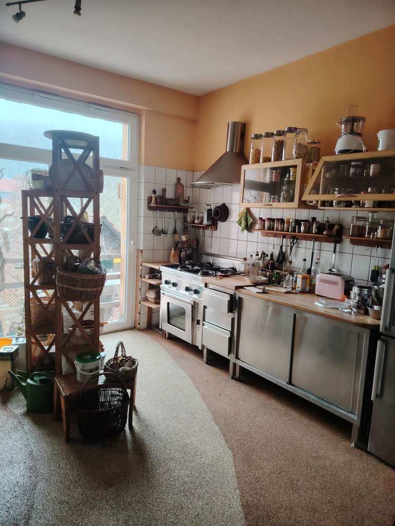 Immobilie in Meßstetten - Historisches Raumwunder mit Herz: Ehemaliger Gasthof & Blumen-Atelier mit traumhaftem Garten - Bild 2