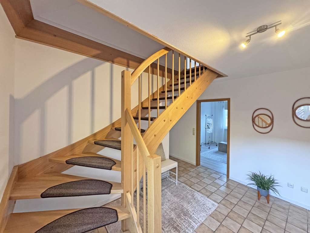 Immobilie in Reinfeld - Reinfeld - mod. 6 Zimmer Doppelhaus in ruhiger Sackgassenlage - ideal für die Familie - Bild 3