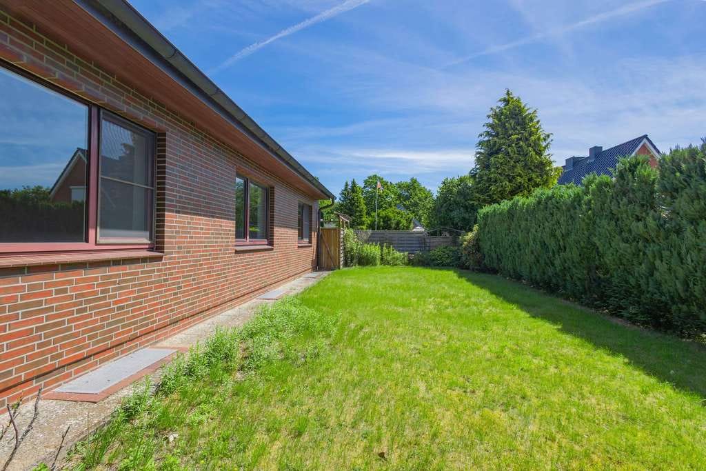 Immobilie in Fockbek - Einfamilienhaus im Bungalowstil – Freistehend, sofort verfügbar und bereit für Ihre Ideen! - Bild 2