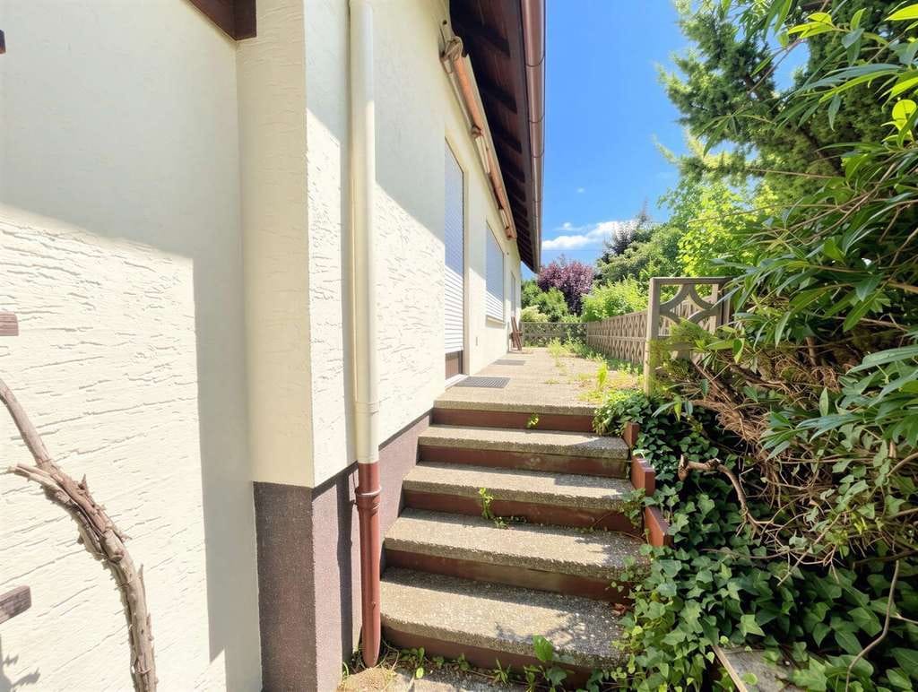 Immobilie in Munningen - Einfamilienhaus mit großem Grundstück in ruhiger Lage mit Potenzial - Bild 2