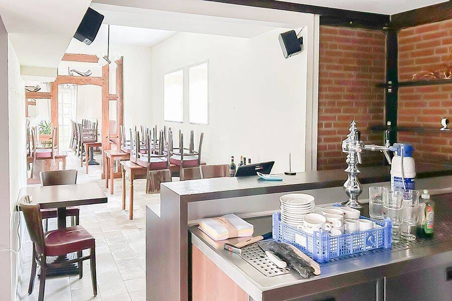 Immobilie in Isernhagen - Wohn-/Geschäftshaus: Ehemalige Trattoria mit Außenterrasse zzgl. einer vermieteten Wohnung - Bild 2