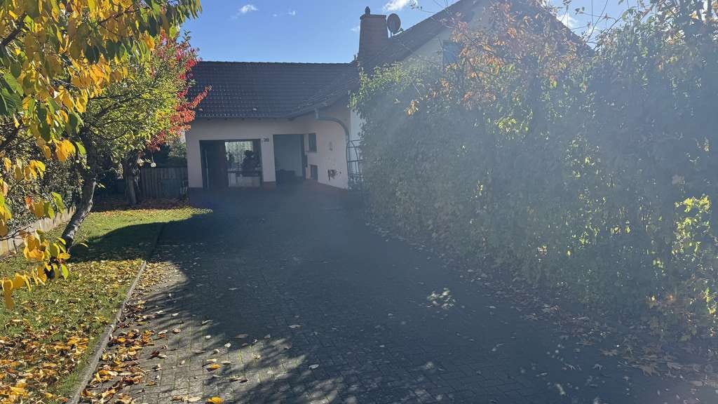 Immobilie in Hünfeld - Einfamilien-Wohnhaus mit Einliegerwohnung in bester Lage zu verkaufen ! - Bild 2