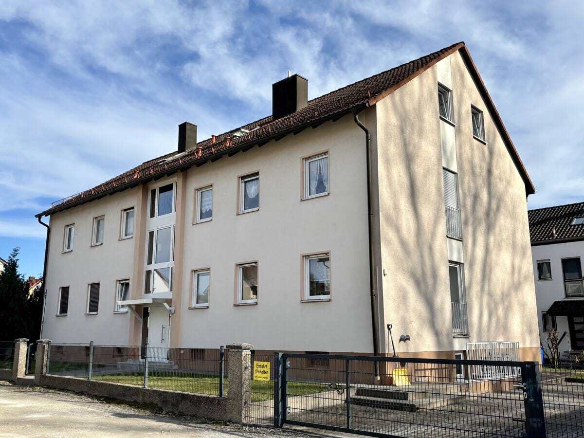 Immobilie in Allersberg - Gemütliche 3-Zimmer-Wohnung mit Balkon und eigenem Gartenanteil - Bild 3