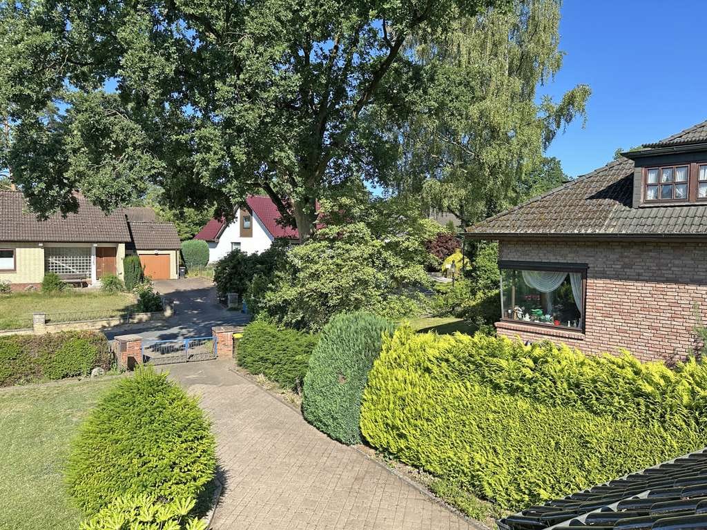 Immobilie in Ammersbek - Einfamilienhaus mit Charakter und Potenzial - Bild 2