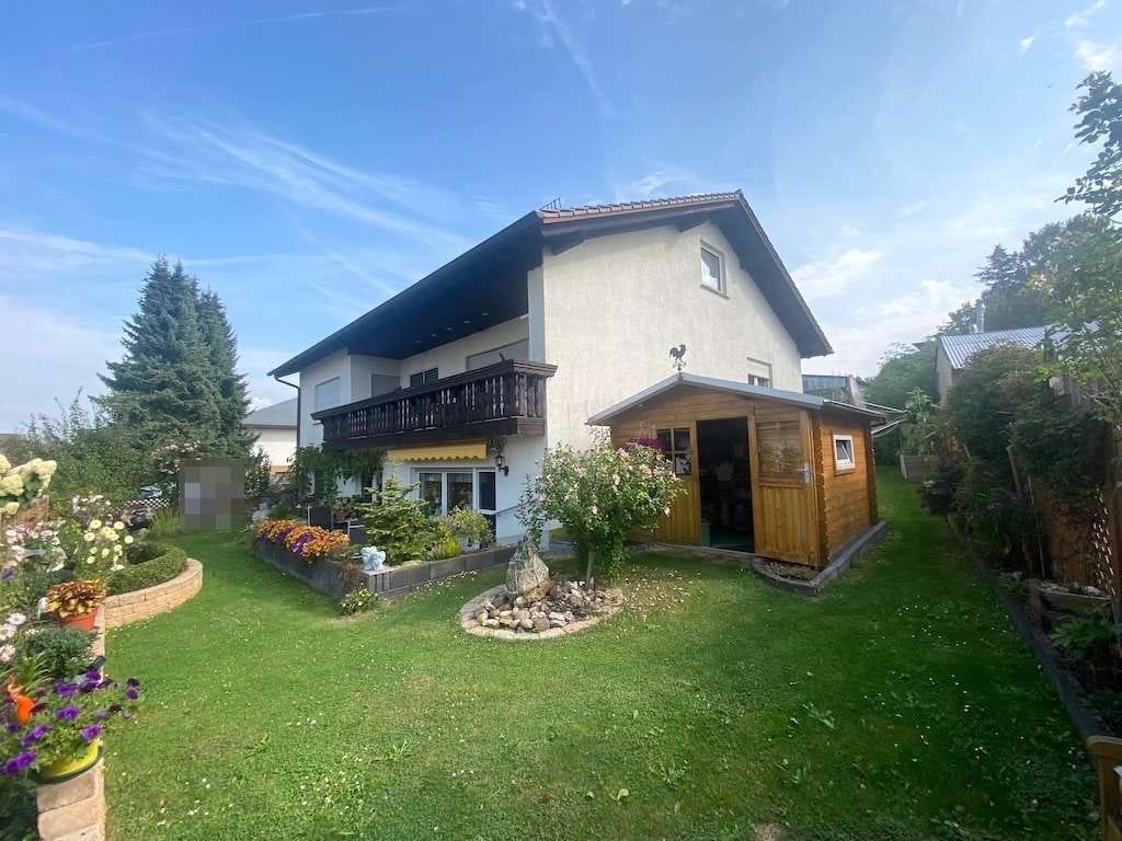 Immobilie in Elbtal - -----Mass. freist. EFH mit ELW, großzügigem Garten und Garage----- - Bild 2