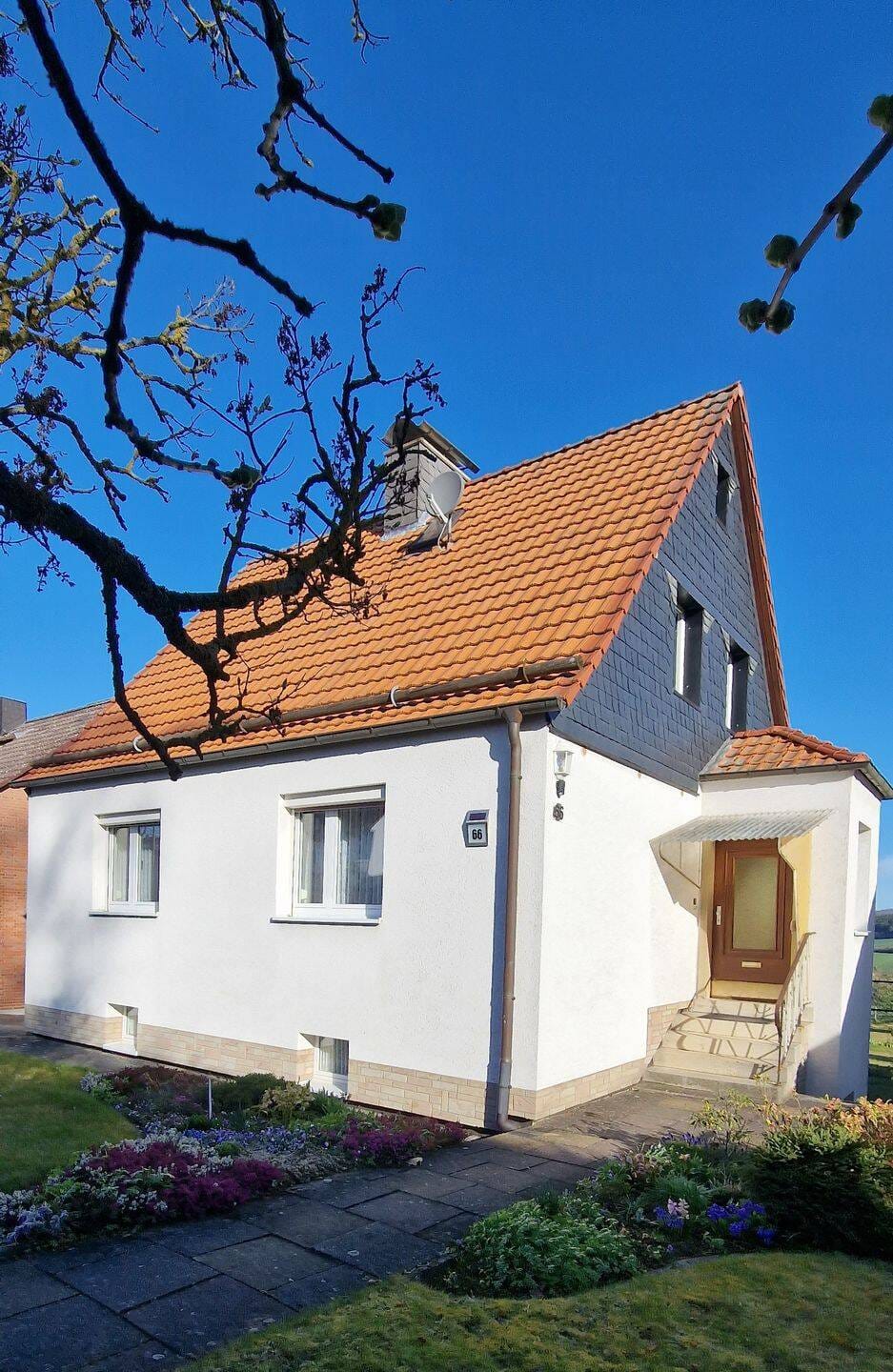 Immobilie in Habichtswald - Einfamilienhaus mit Fernblick - Bild 2