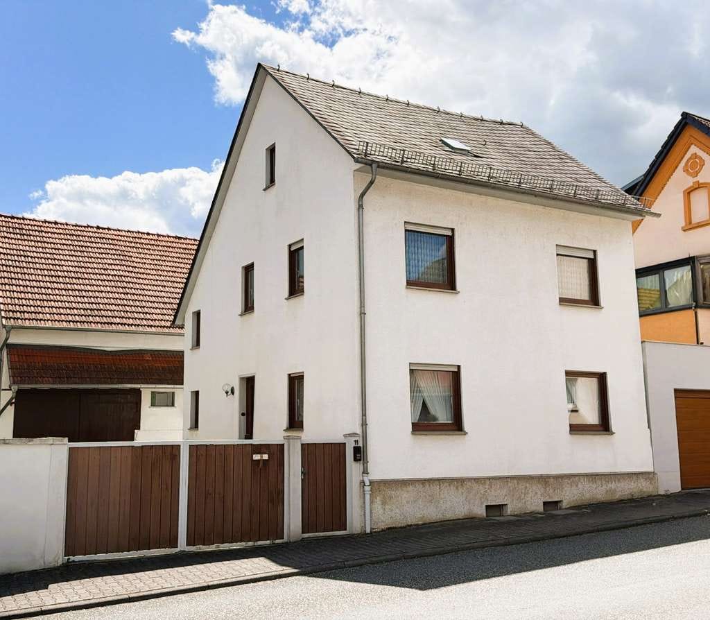 Immobilie in Selters (Taunus) - Gepflegtes Einfamilienhaus mit Scheune Nähe Bad Camberg - Selters - Bild 1