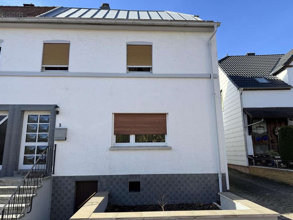 Immobilie in Höheinöd - Charmantes Einfamilienhaus in ruhiger Lage für den Hobbyhandwerker - Bild 1