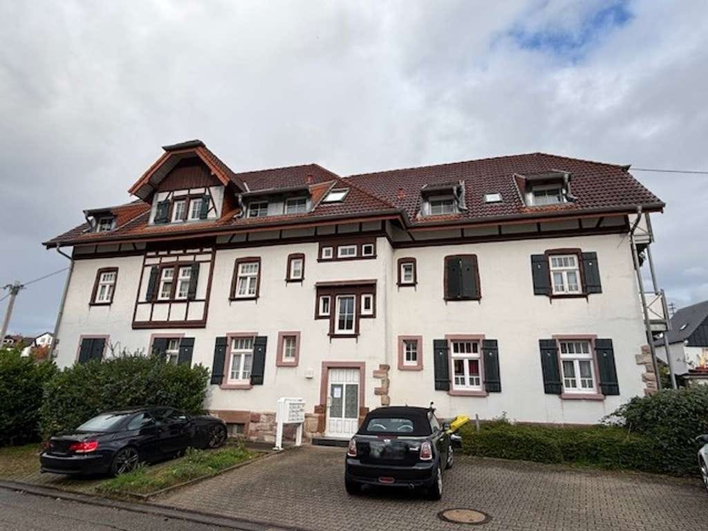 Immobilie in Gernsbach - - Achtung Kapitalanleger  -
Charmante 2 Zimmer Altbauwohnung in Gernsbach! - Bild 2