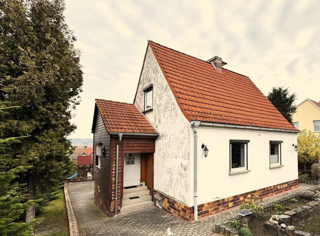 Immobilie in Seegebiet Mansfelder Land - Gepflegtes Einfamilienhaus in 06317 Amsdorf - Bild 0