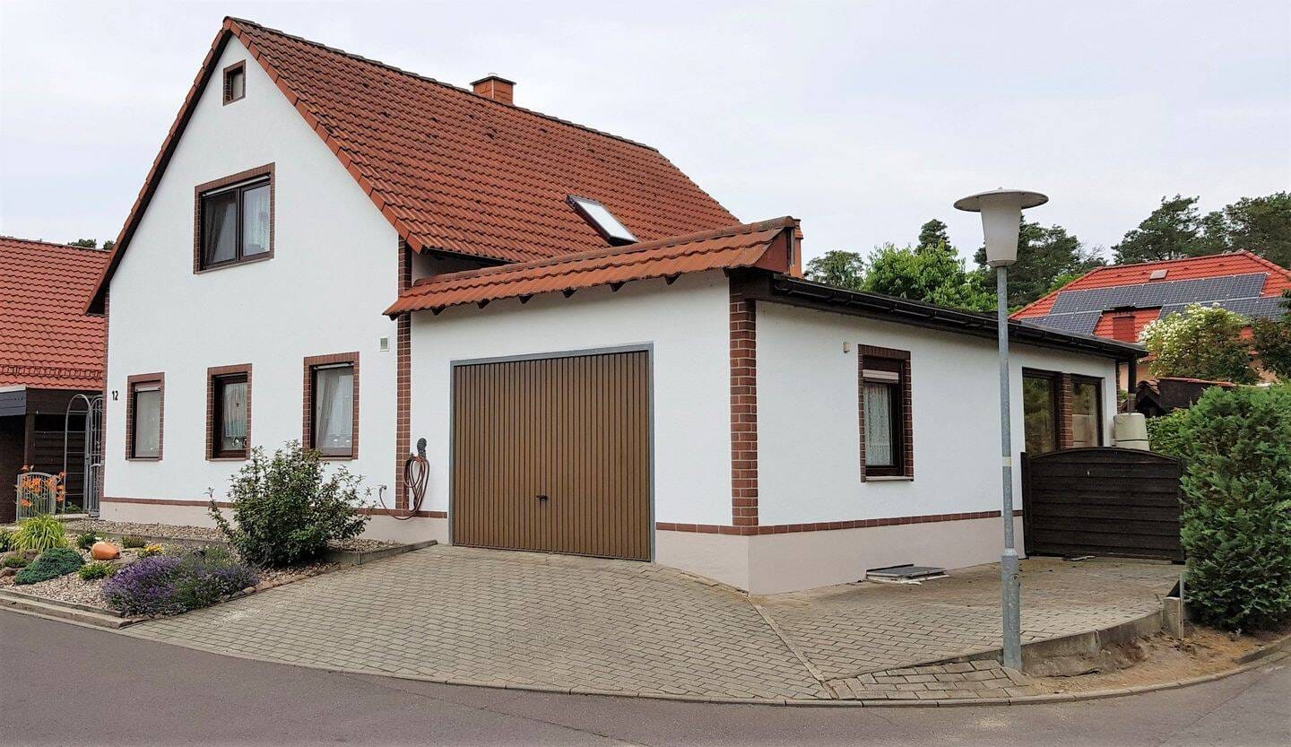 Immobilie in Wolmirstedt - Einfamilienhaus mit Pool am Waldrand - Bild 3
