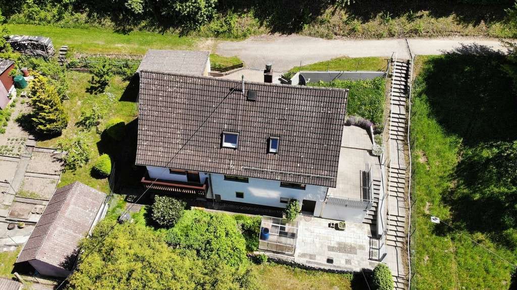 Immobilie in Bopfingen - Freiraum für Ihre Träume: Solides Einfamilienhaus mit viel Potenzial - Bild 1
