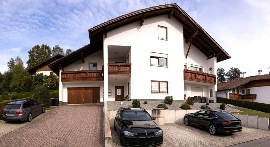 Immobilie in Marklkofen - Attraktives Mehrfamilienhaus mit 4 Wohneinheiten – zur Selbstnutzung oder als solide Kapitalanlage - Bild 2