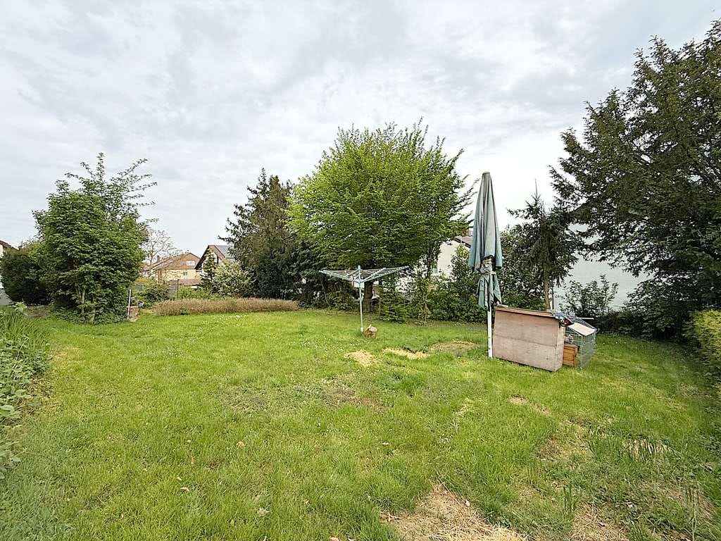Immobilie in Friolzheim - Großzügiges Einfamilienhaus / Bungalow mit Einliegerwohnung und Garten in Friolzheim - Bild 2