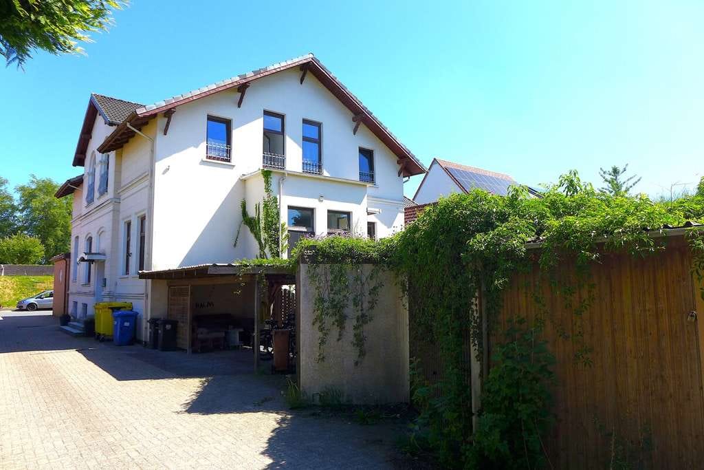 Immobilie in Elsfleth - Großzügiges Kapitänshaus in guter und zentraler Lage am Huntedeich - Bild 2