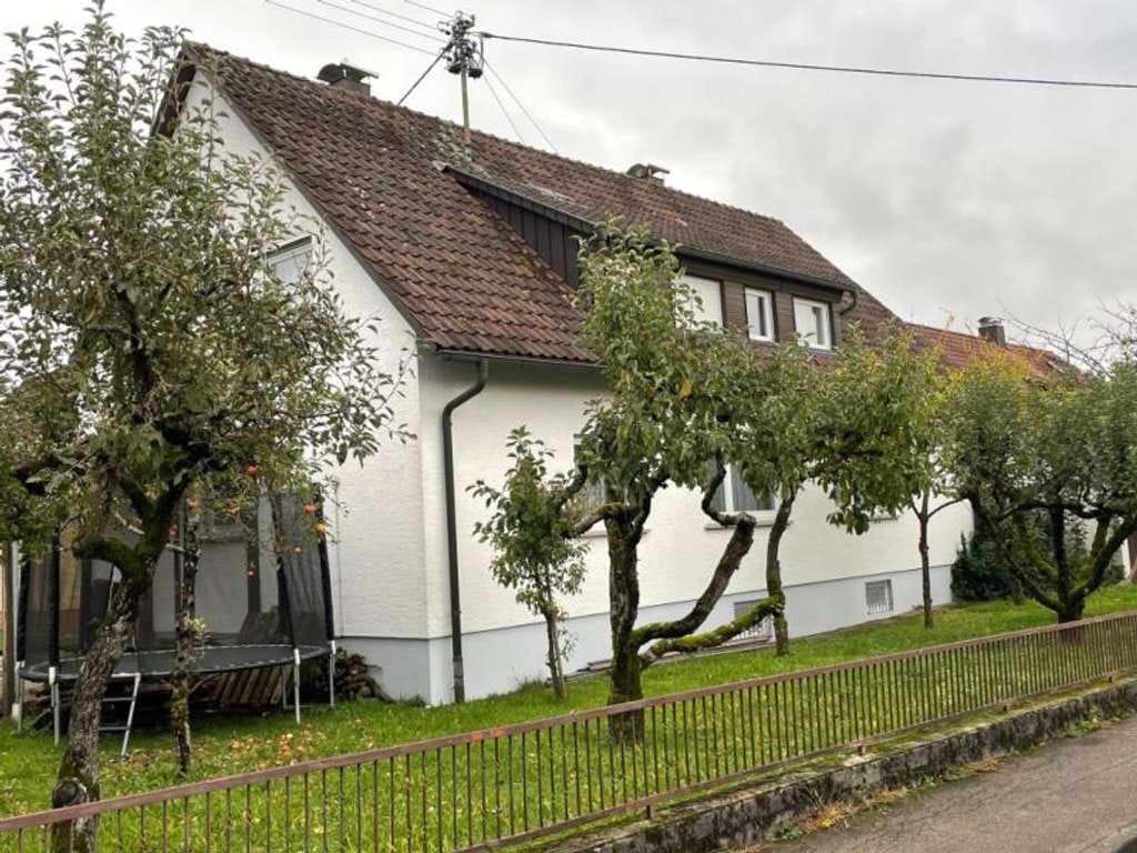 Immobilie in Urbach - 2. Familien unter 1. Dach! Gemütliches Zweifamilienhaus in toller Wohnlage! - Bild 1
