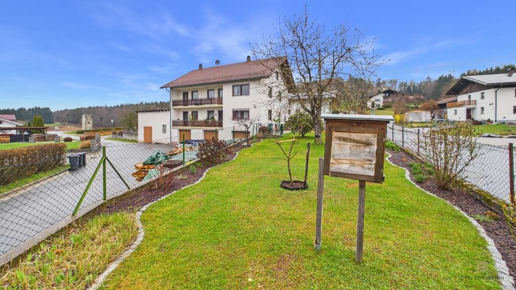 Immobilie in Tittling - Großzügiges Einfamilienhaus mit Potenzial auf traumhaftem Grundstück – auch als Zweifamilienhaus nut - Bild 2