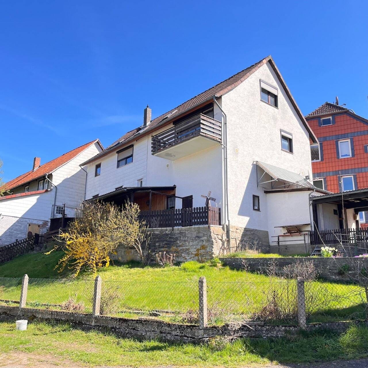 Immobilie in Kalefeld - Großzügiges Ein- bis Zweifamilienhaus in naturnaher Lage mit Doppelcarport! - Bild 0