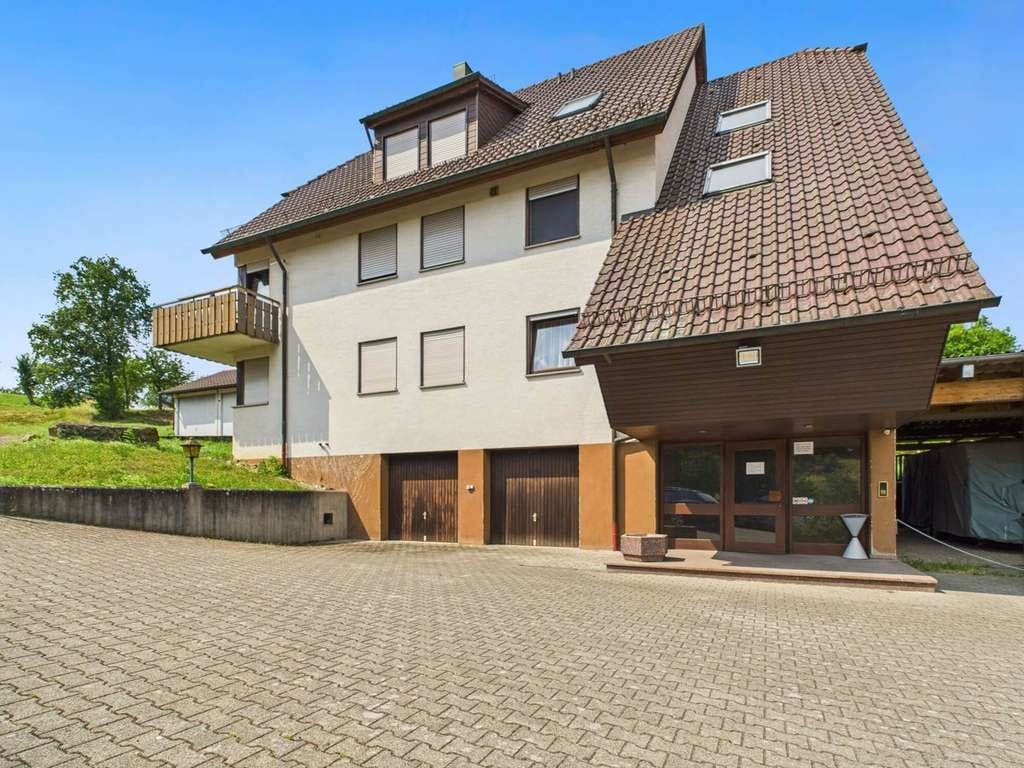 Immobilie in Ölbronn-Dürrn - TOP Potential: Pension + Gastro + Wohnhaus  + Scheune auf 11.800 qm | Ölbronn - Bild 3