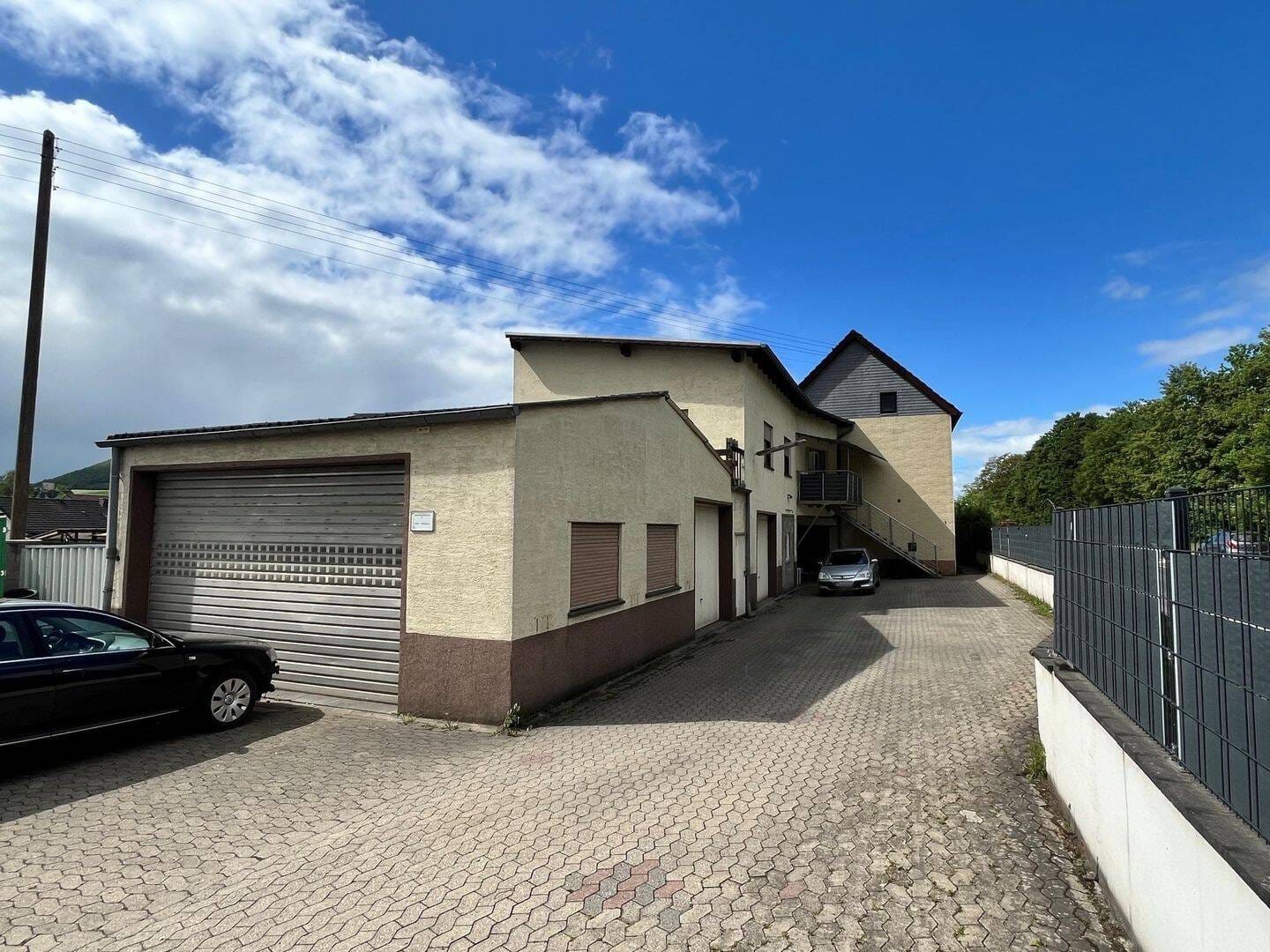Immobilie in Kretz - Vermietetes Zweifamilienhaus mit Halle und Nebenräumen in Kretz! - Bild 2