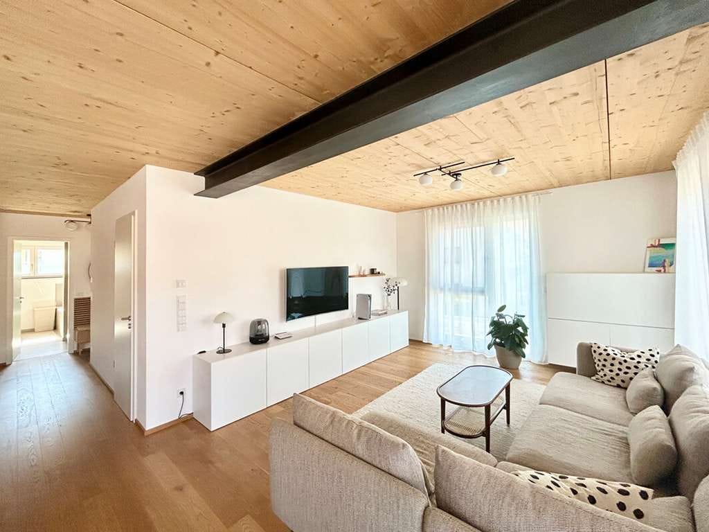 Immobilie in Poxdorf - Neuwertig & schick - Eigentumswohnung mit Balkon und zwei Kfz-Stellplätzen - Bild 1