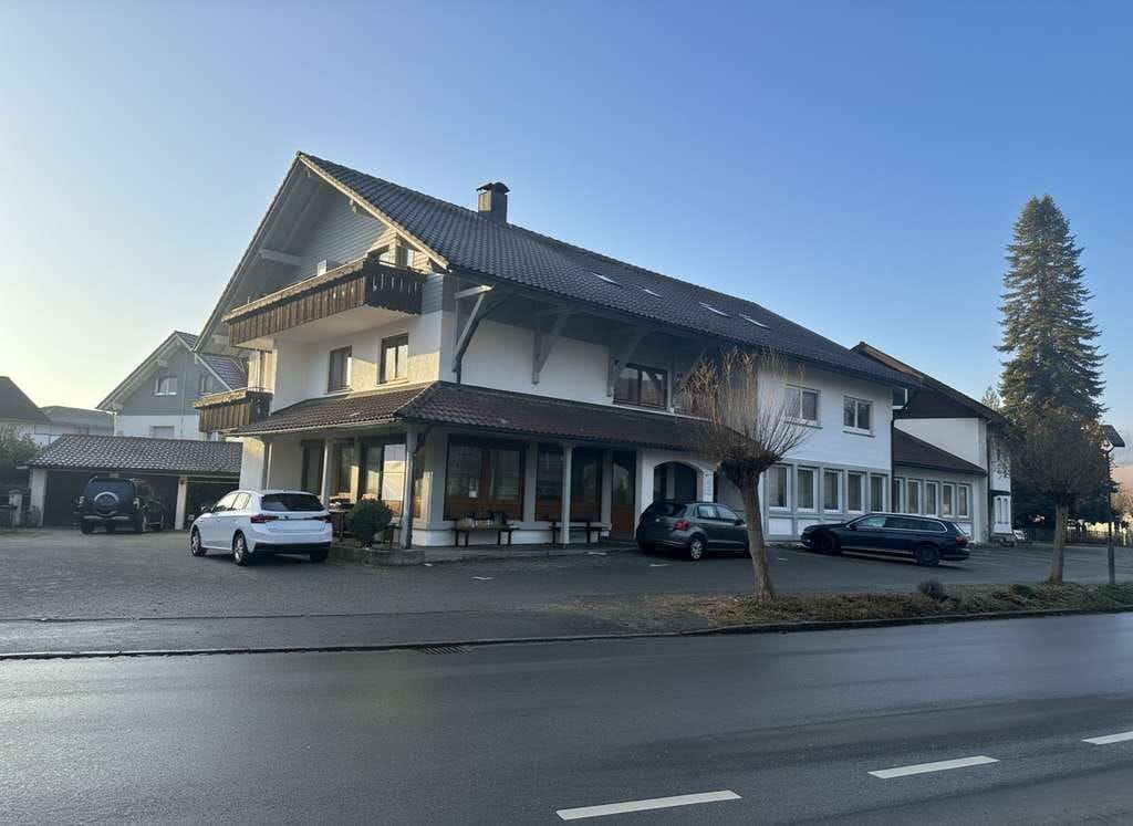 Immobilie in Amtzell - Gestalten Sie Ihr Zuhause selbst – 4-Zimmer-Erdgeschosswohnung mit Garten in zentraler Lage - Bild 3
