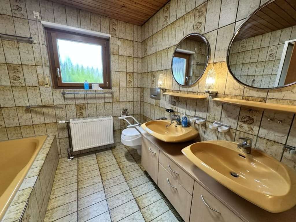 Immobilie in Walddorfhäslach - Wohnen im Grünen: Großzügiges Haus mit ebenerdiger Hauptwohnung und flexiblem Dachgeschoss - Bild 4