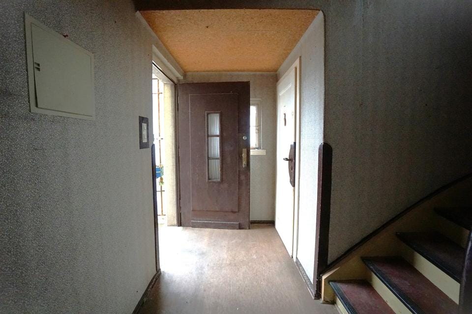 Immobilie in Großniedesheim - Bei dem angebotenen Objekt handelt es sich um ein freistehendes Einfamilienhaus aus dem Baujahr ca. 1937, welches sich in einem sanierungsbedürftigen Zustand befindet. Die Immobilie eignet sich... - Bild 0
