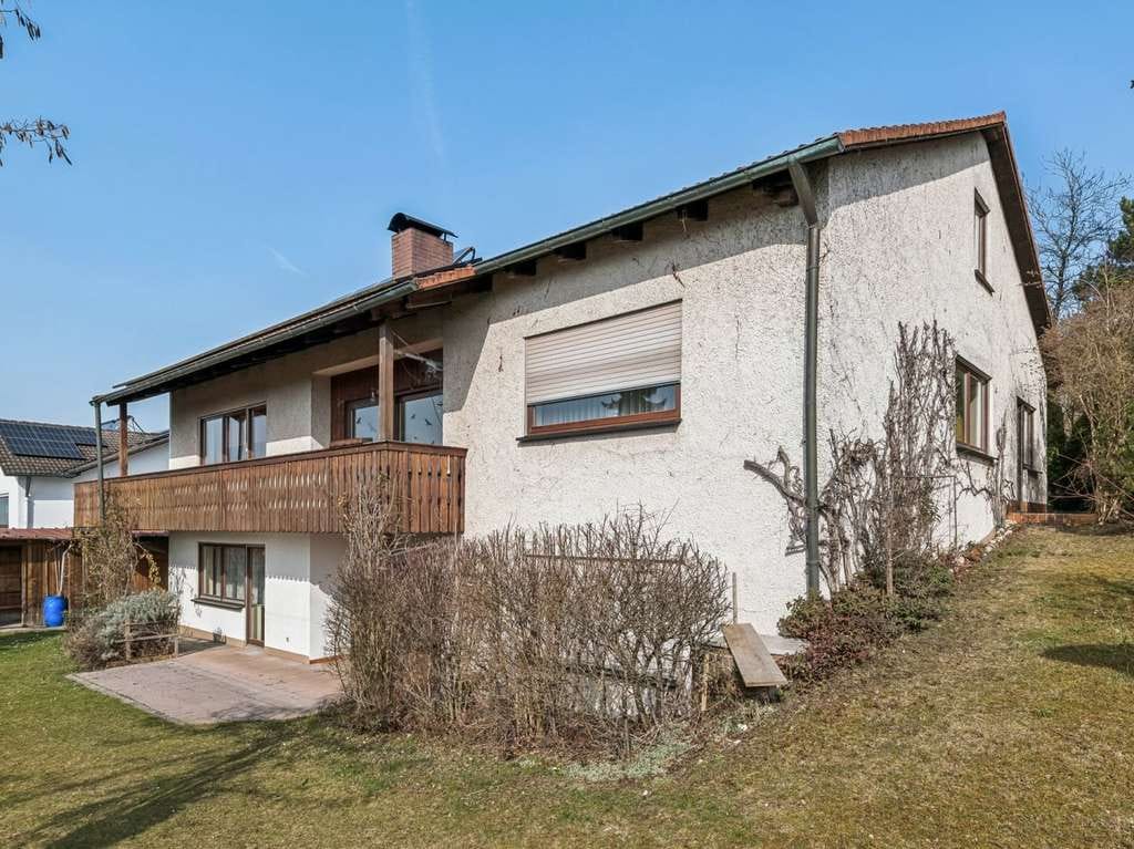Immobilie in Wemding - Viel Platz für Ihre Liebsten! Großes Einfamilienhaus in Top-Lage in Wemding - Bild 0