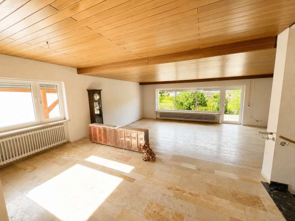 Immobilie in Röthenbach an der Pegnitz - Viel Platz für die Familie: Sehr gepflegte DHH mit Wohlfühloase (Sauna) & großem Garten - Bild 1