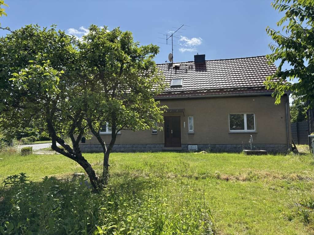 Immobilie in Ebersbach-Neugersdorf - Großzügiges Wohnhaus mit Garage und Schuppen in ruhiger Lage - Bild 2