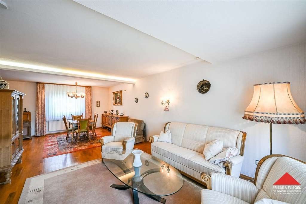 Immobilie in Kierspe - Freistehendes Einfamilienhaus mit Fernblick und Garage - Bild 2