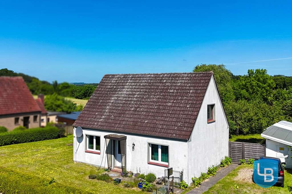 Immobilie in Bösdorf - Verwirklichen Sie Ihre Wohnträume in Bösdorf! Einfamilienhaus in Feldrandlage - Bild 0
