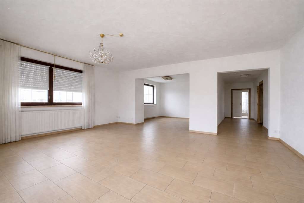 Immobilie in Lohr am Main - Wohnhaus mit großzügiger Fläche, Garten & Garage – vielseitig nutzbar! - Bild 4
