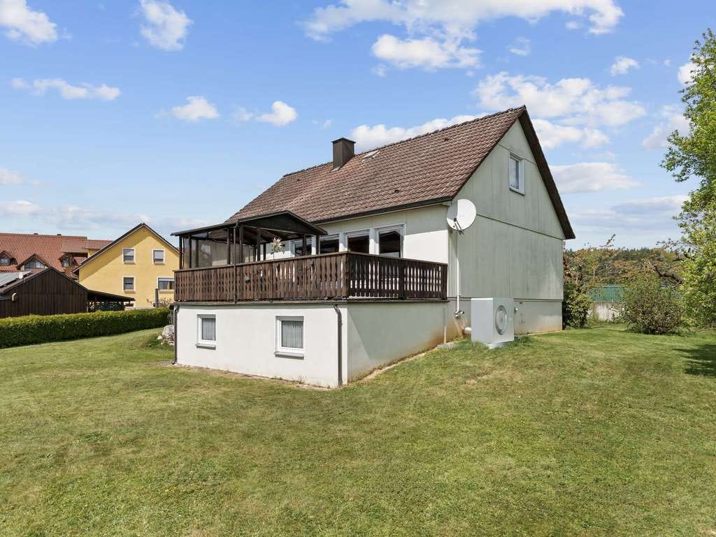 Immobilie in Kirchenthumbach - Energieklasse A! Einfamilienhaus mit Ausbaureserve und großem Südgarten - Bild 0