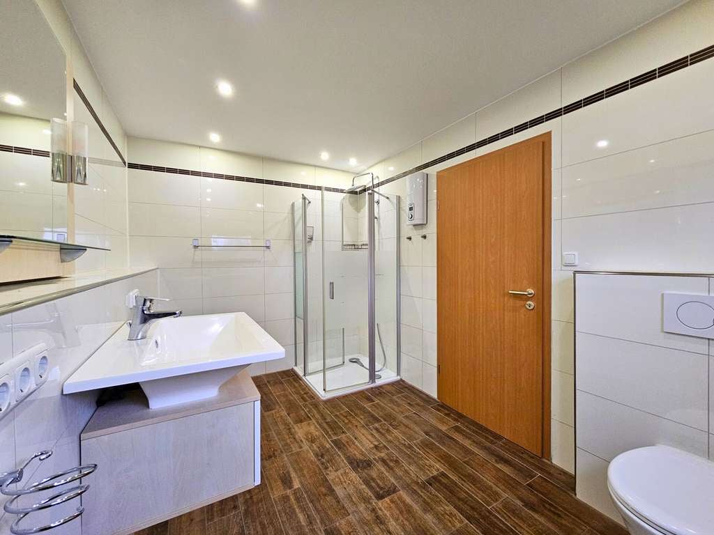 Immobilie in Wegberg - Solide Substanz, kleiner Preis – Reihenmittelhaus in Rath-Anhoven für Singles & Paare - Bild 0