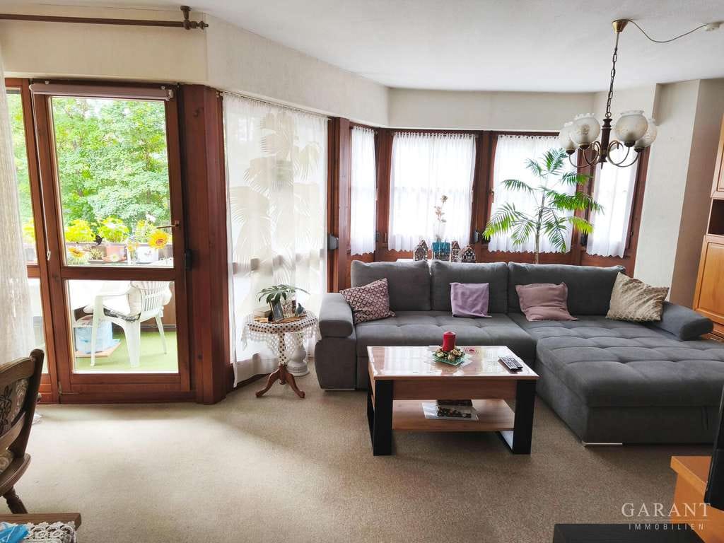 Immobilie in Nagold - Gemütliche 3 Zimmer-Wohnung mit Balkon in ruhiger Wohnlage von Nagold-Iselshausen - Bild 1