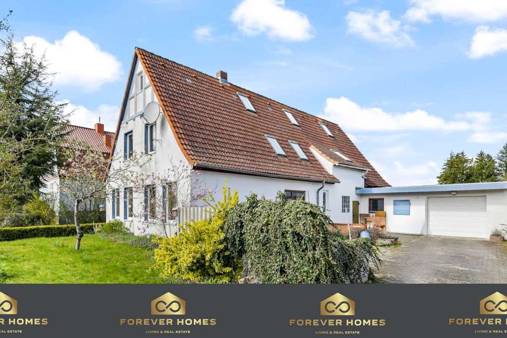 Immobilie in Ahrensbök - Wohnen am Feldrand – großes Zweifamilienhaus auf über 1.000 m² Grundstück - Bild 0