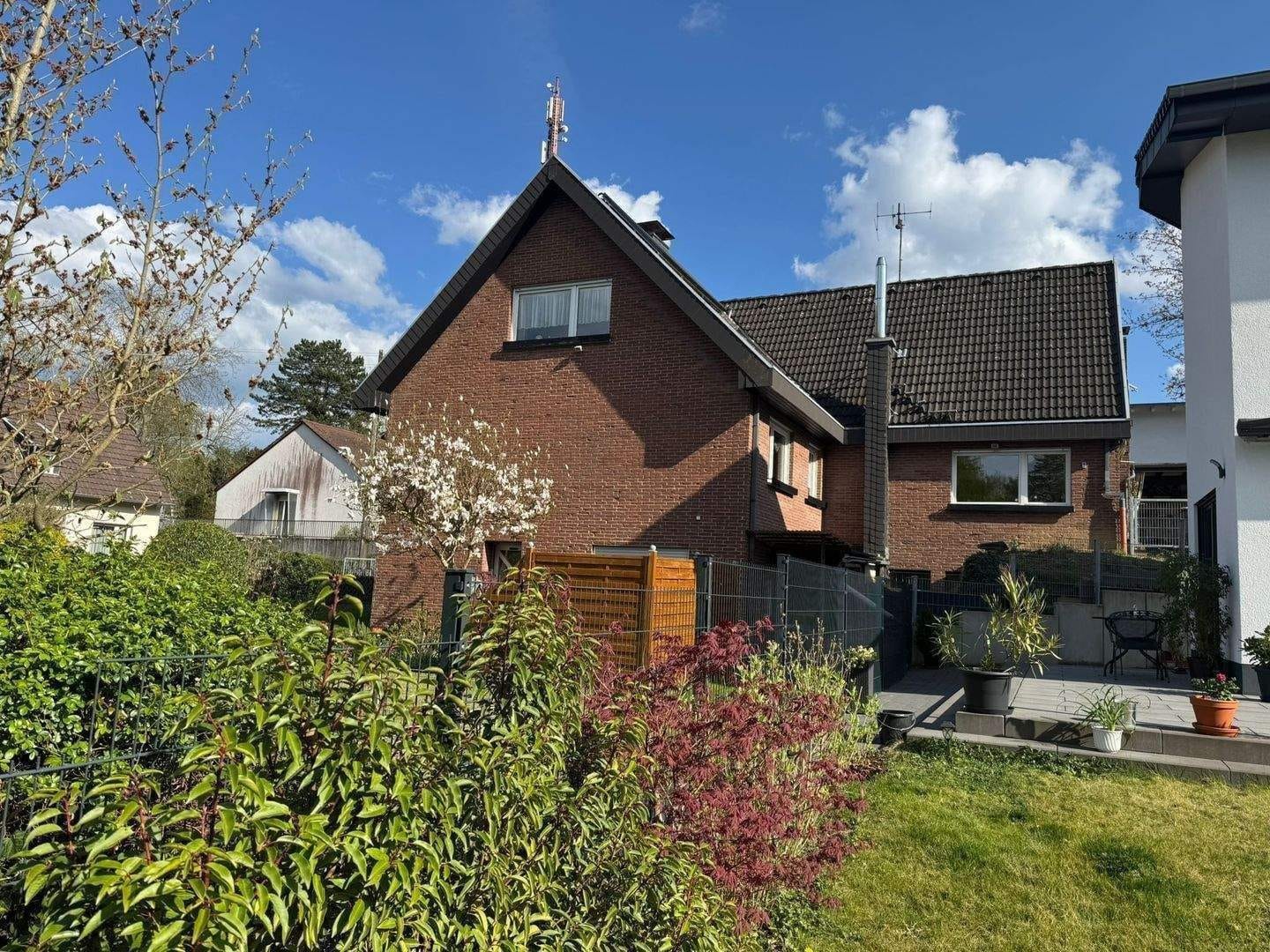 Immobilie in Königswinter - Einfamilienhaus mit Einliegerwohnung in beliebter Wohnlage von Königswinter-Oberpleis - Bild 1