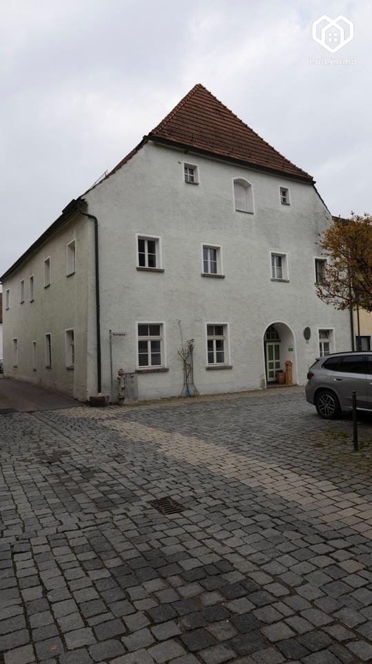 Immobilie in Pfreimd - Historische Kapitalanlage mit 10-Jahres-Mietvertrag & nachhaltiger Vermietbarkeit - Bild 0