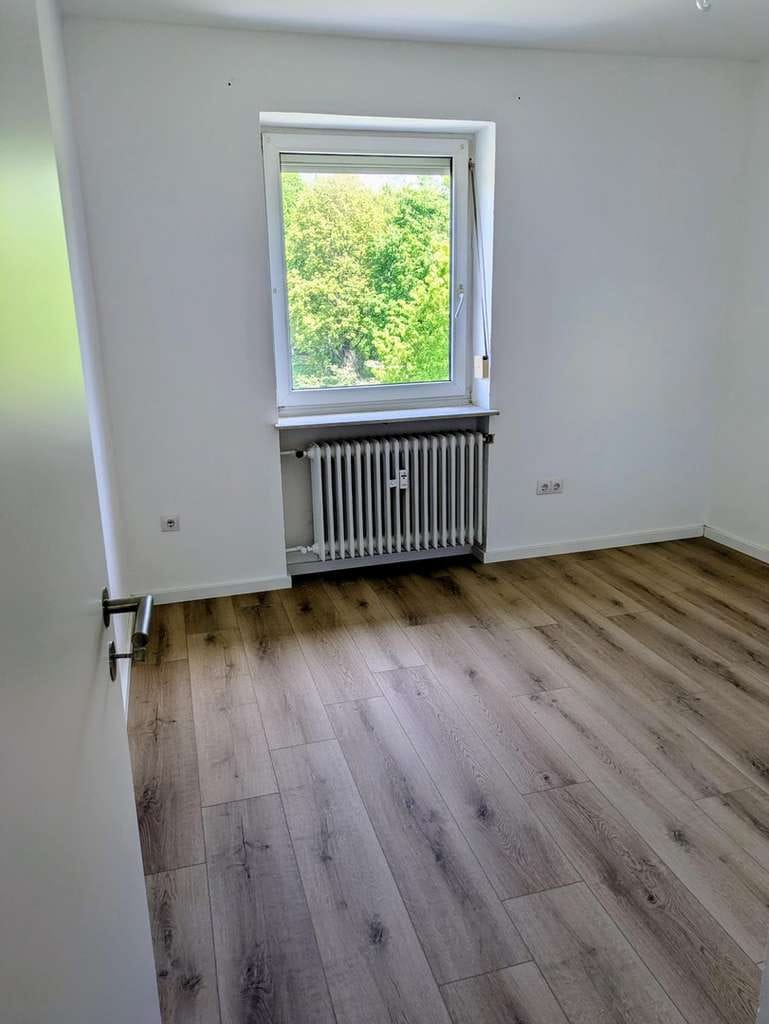 Immobilie in Kirchseeon - Helle 3 Zimmerwohnung (renoviert) ca. 73qm - Bild 1