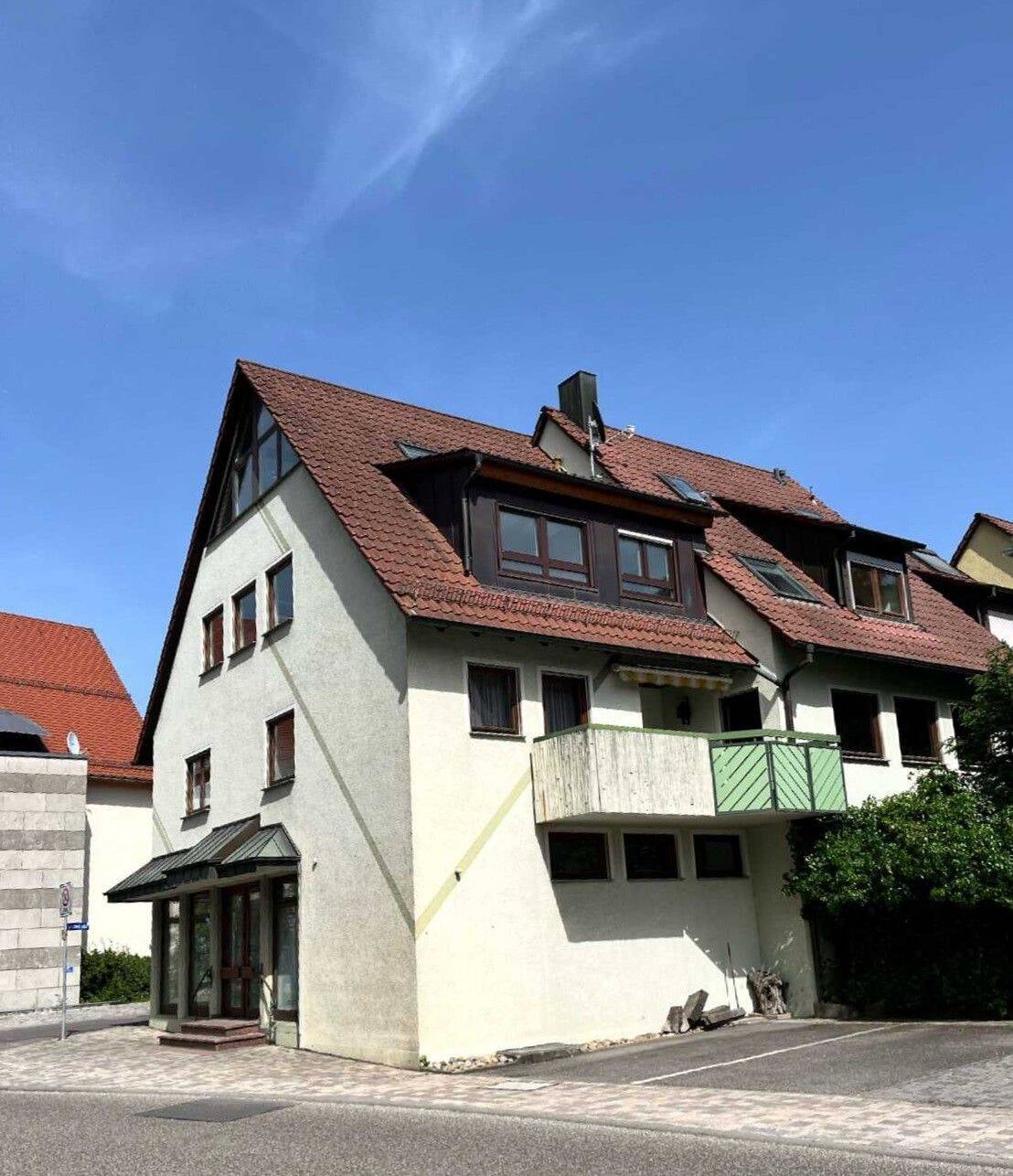 Immobilie in Mönsheim - Wohn- und Geschäftshaus mit vielfältigen Nutzungsmöglichkeiten im Ortszentrum von Mönsheim - Bild 2
