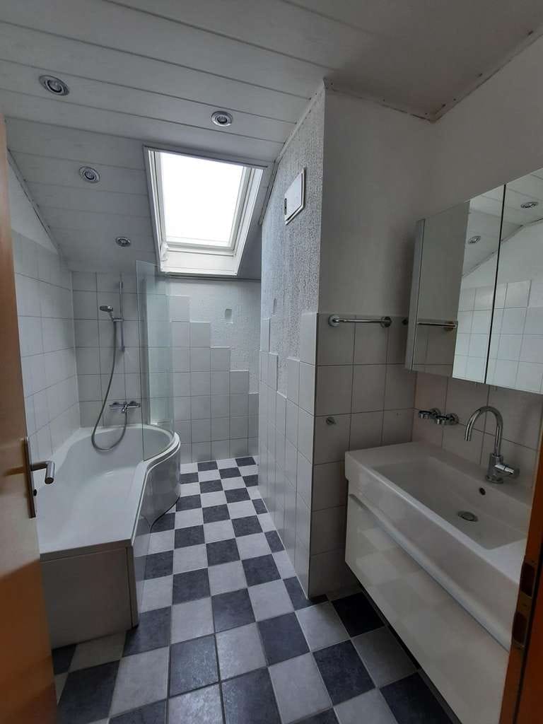 Immobilie in Traunreut - 3-Zimmer DG-Wohnung, 84 qm, zentrumsnah, provisionsfrei - Bild 4