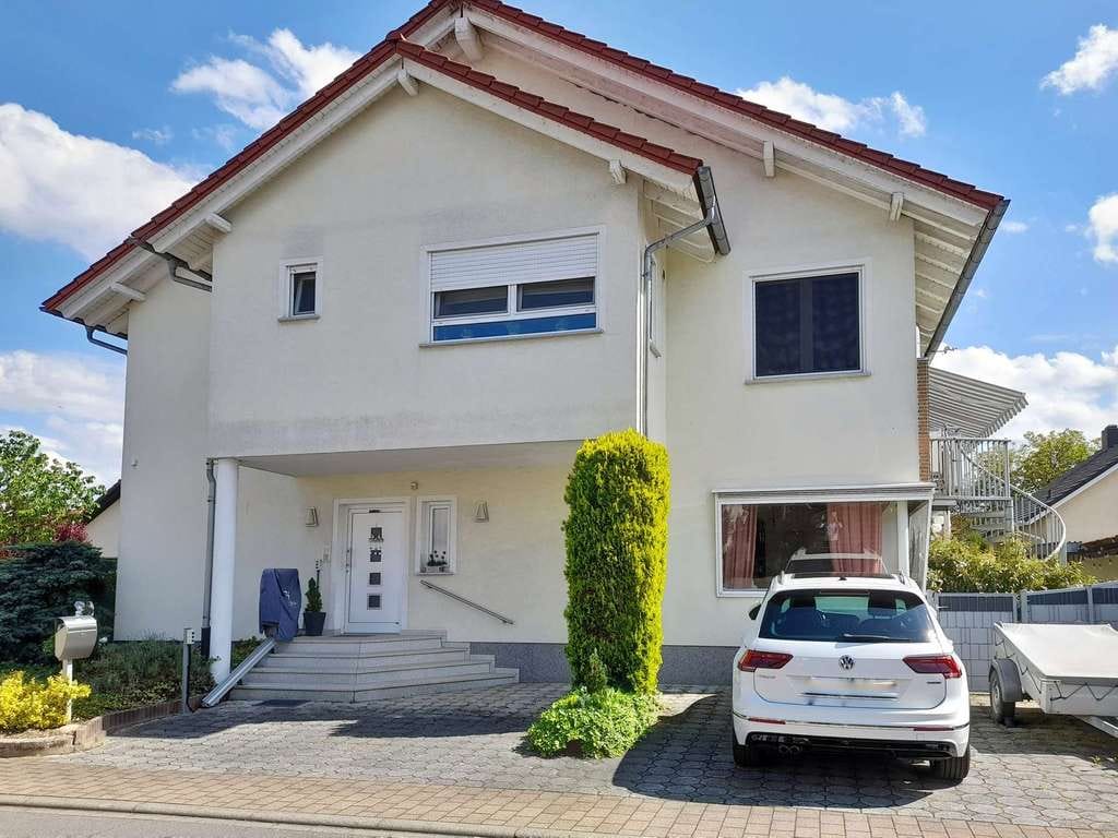 Immobilie in St. Leon-Rot - Herrlich wohnen im Zweifamilienhaus – großzügiges Haus mit 2 Wohneinheiten, Garten, Terrasse, Balkon - Bild 3